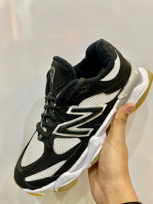 خرید کتونی نیوبالانس ۹۰۶۰ | ارسال فوری