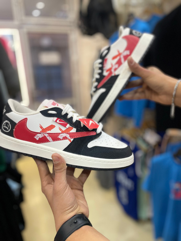 خرید کتونی نایک ترویس | ارسال فوری