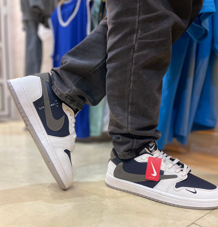 خرید کتونی نایک ترویس مردانه | ارسال فوری